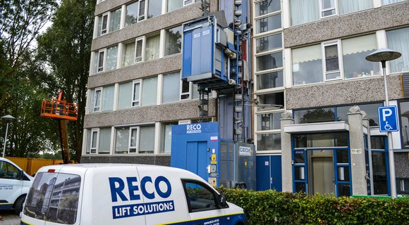 Flatrenovatie in Utrecht werd een succes met GEDA ‘3-in-1' P18S-personenliften van RECO