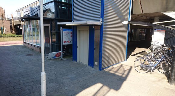 Temporary RECO PP passenger lift replaces burnt-out Randstad Rail passenger lift